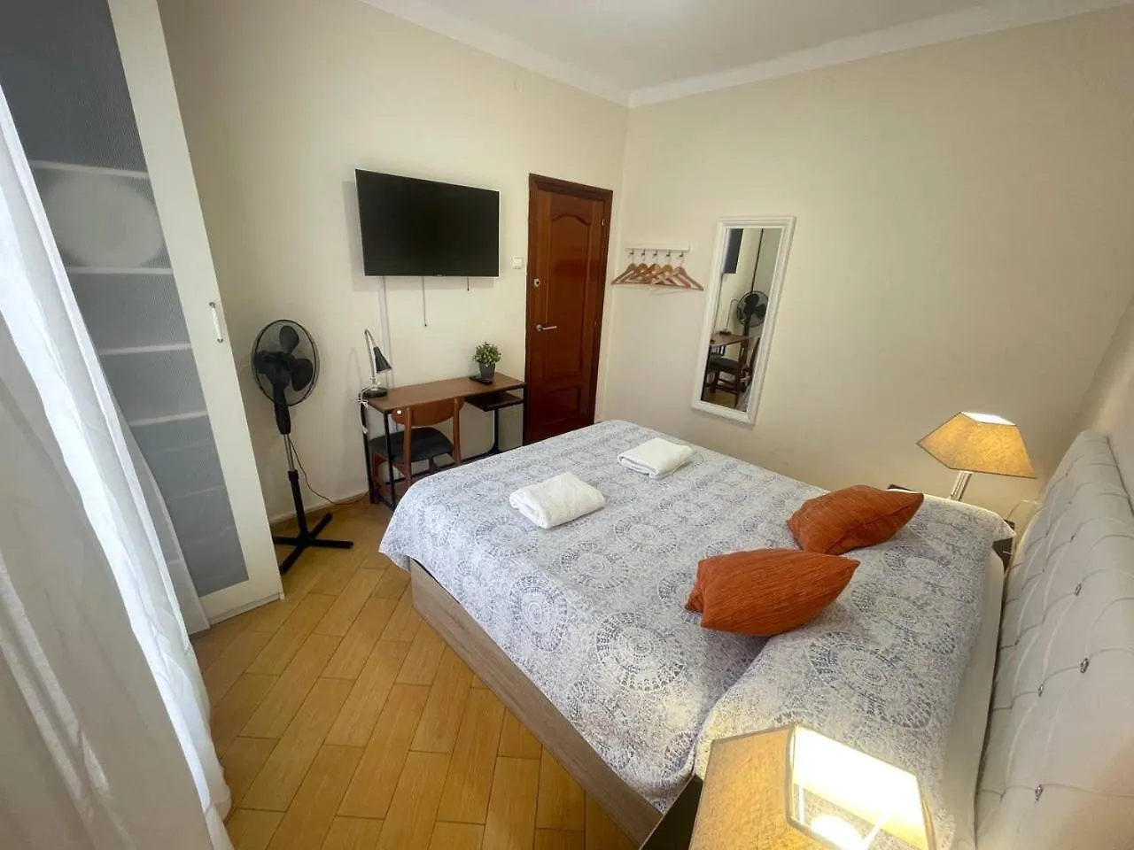 Rooms Nueva Valencia Bed & Breakfast Barcelona
